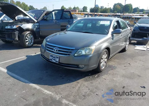2005 Toyota Avalon Xls z USA, uszkodzony, nr VIN 4T1BK36B75U037135